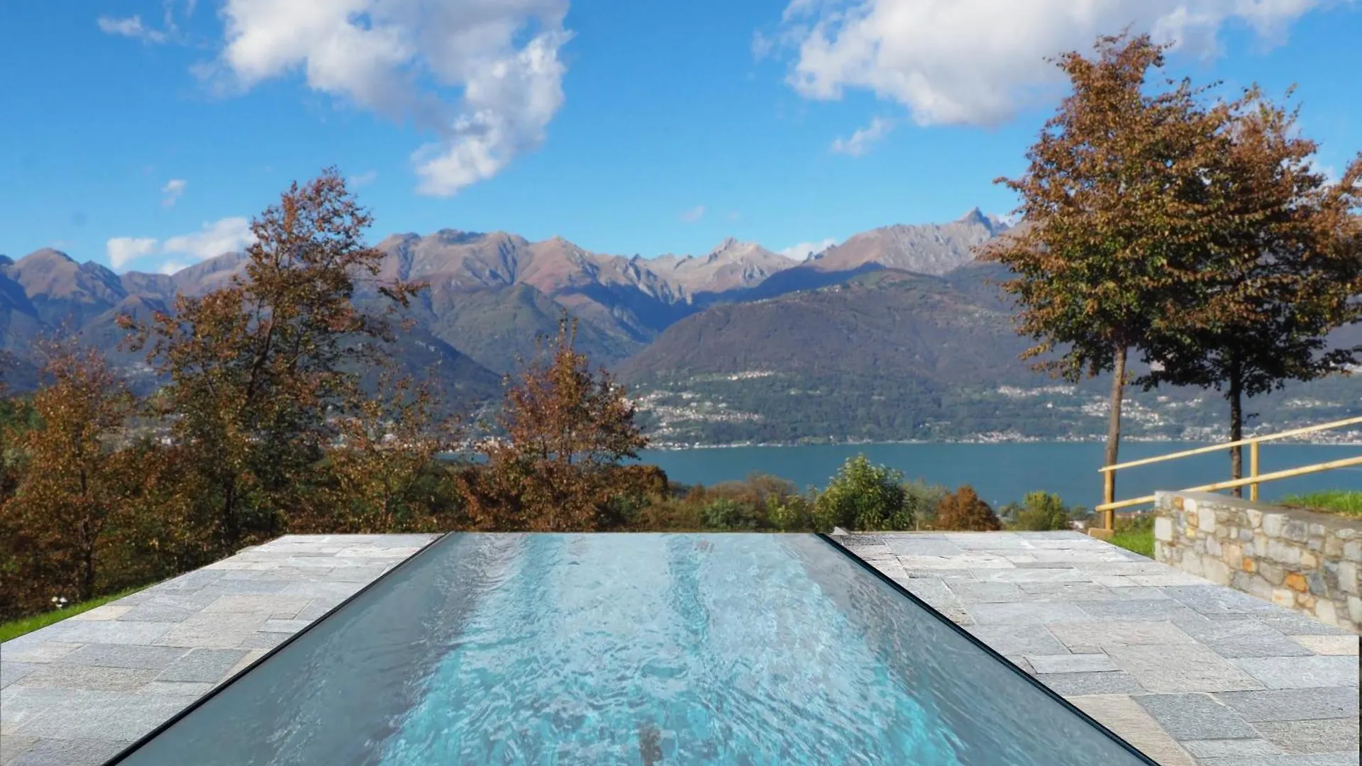 Villa Perlino Colico Italien