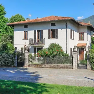Foreground - Pet Friendly Stay- Garden-parking-lake View- Bike Friendly House Casa vacanze